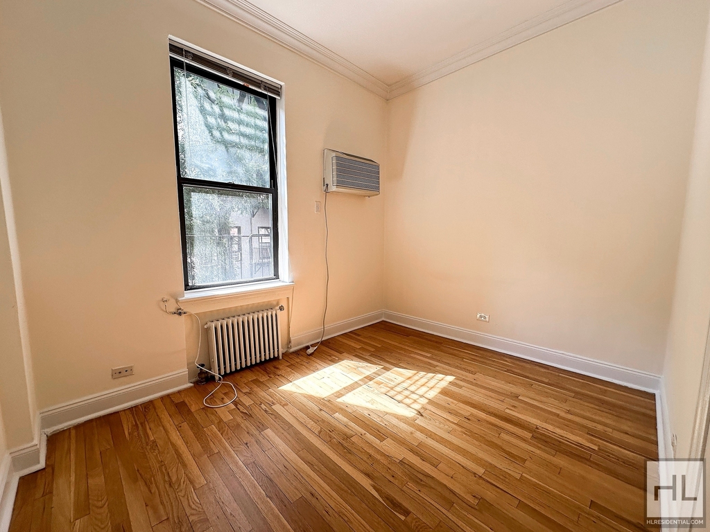 East 83 Street - Photo 2