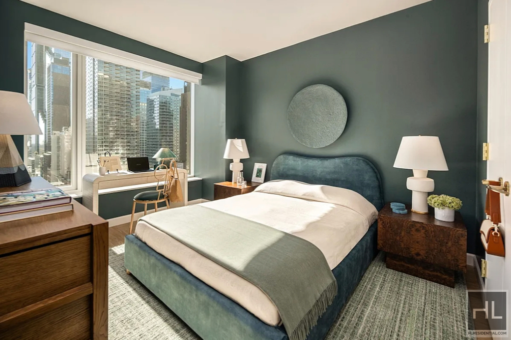 10th Avenue - Photo 3