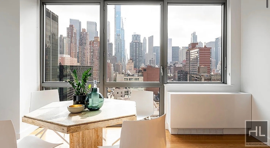 West 57th Street - Photo 3