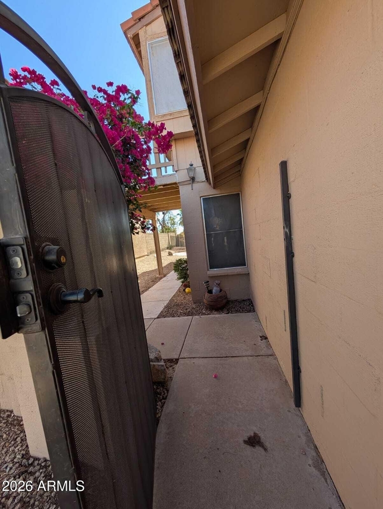 9223 S 45th Place - Photo 3