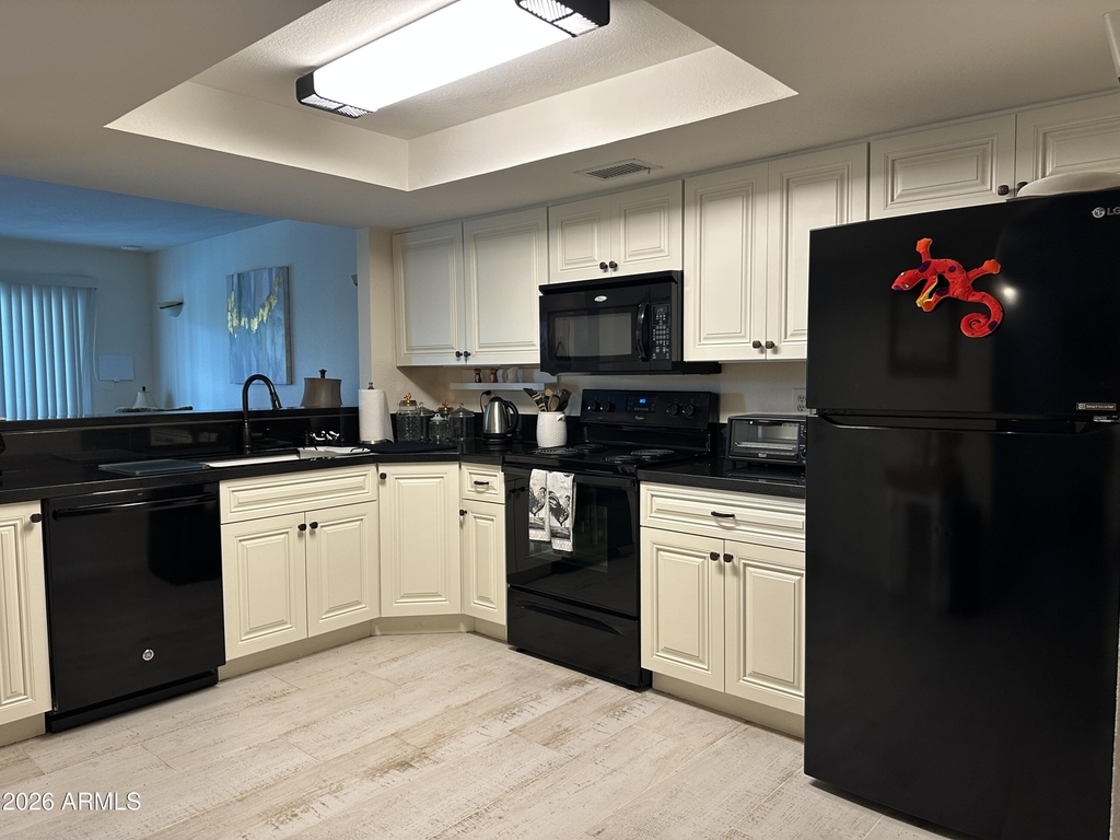 9223 S 45th Place - Photo 6