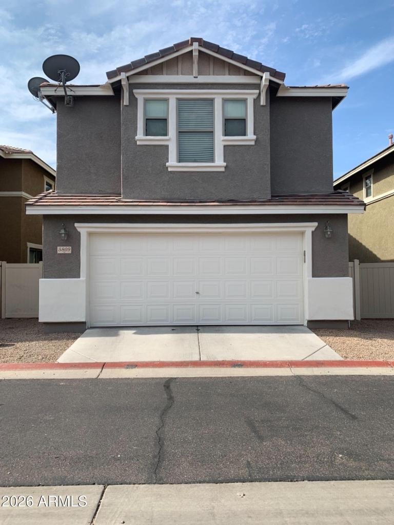 5809 E Hampton Avenue - Photo 2