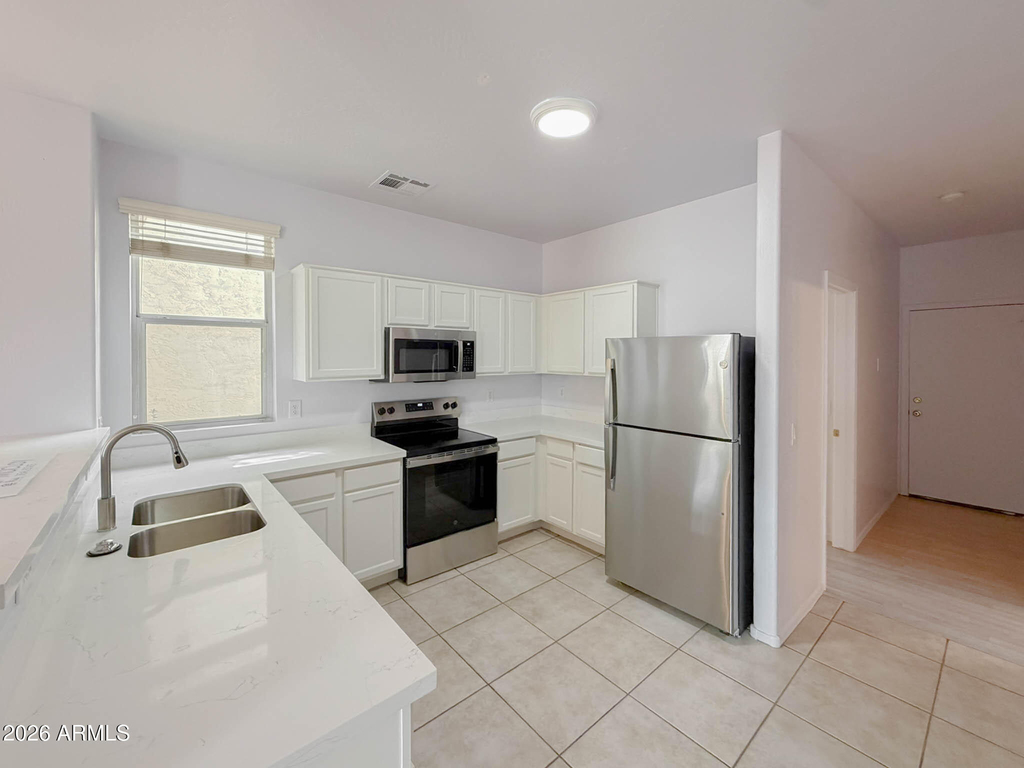 5216 W Albeniz Place - Photo 3