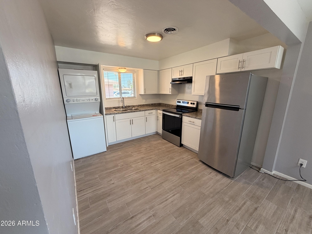 4837 E Willetta Street - Photo 3
