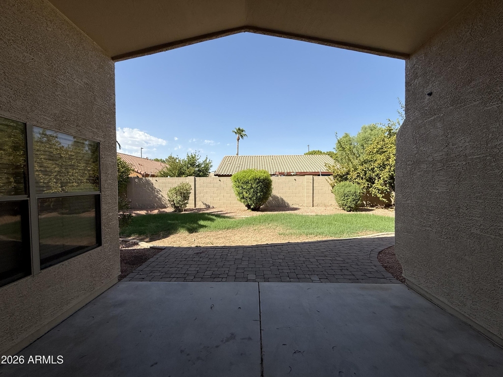 1644 E Oakland Street - Photo 41