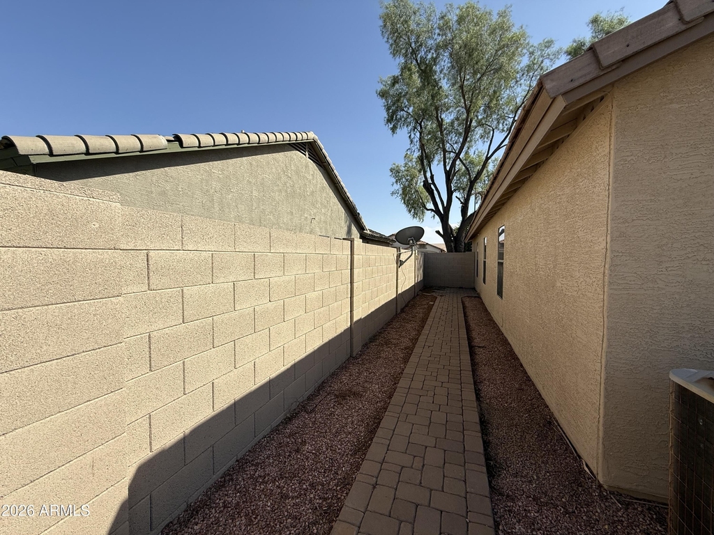 1644 E Oakland Street - Photo 43