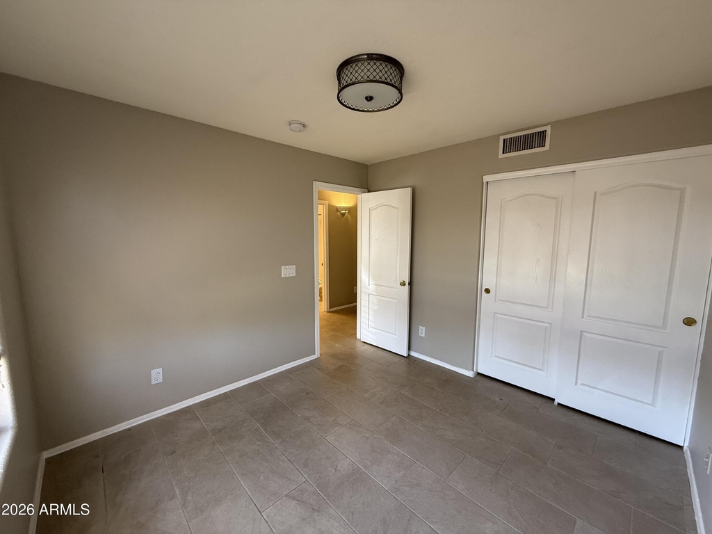 1644 E Oakland Street - Photo 37