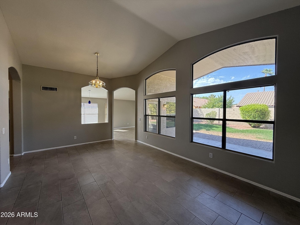 1644 E Oakland Street - Photo 7