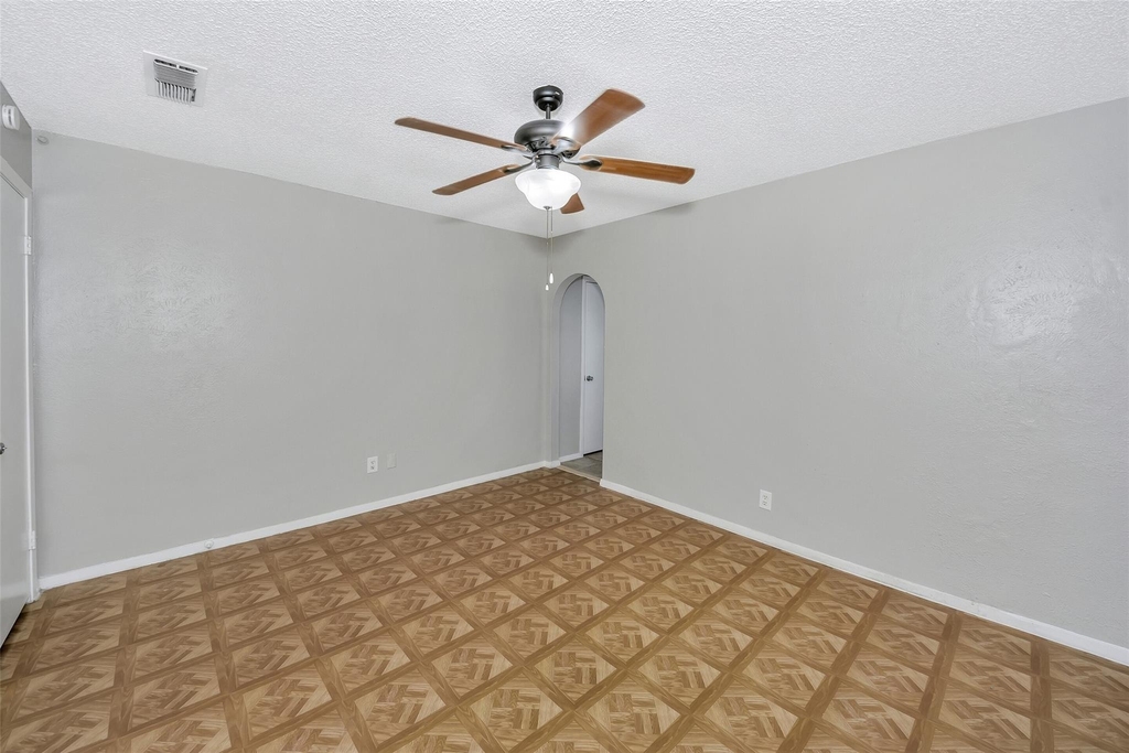 6800 Yorkston Street - Photo 13