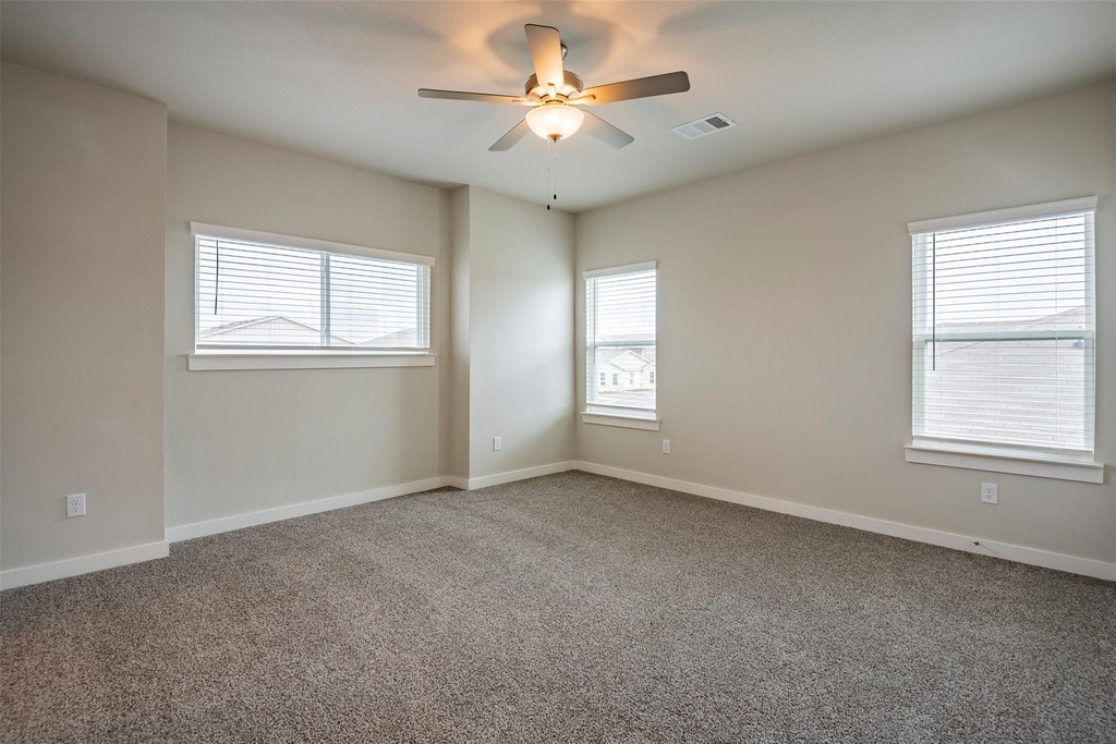 644 Wheatfield Drive - Photo 15