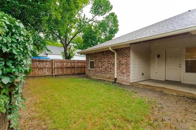 616 W Denton Street - Photo 23