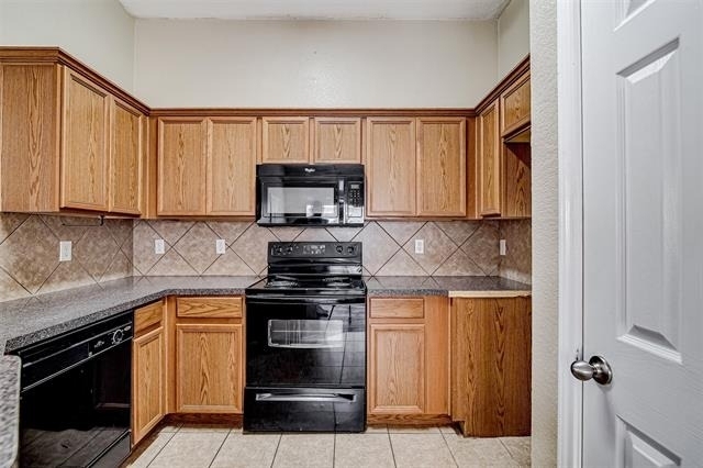 824 Walnut Street - Photo 6
