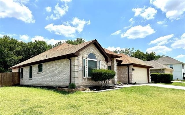 1509 Creekside Avenue - Photo 1