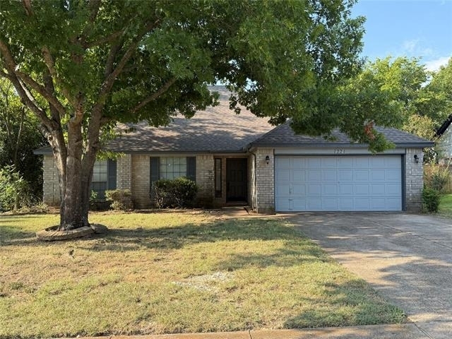 1221 Castleman Drive - Photo 0