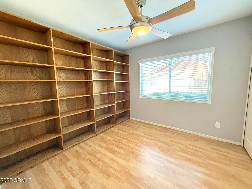 811 E Chilton Drive - Photo 30