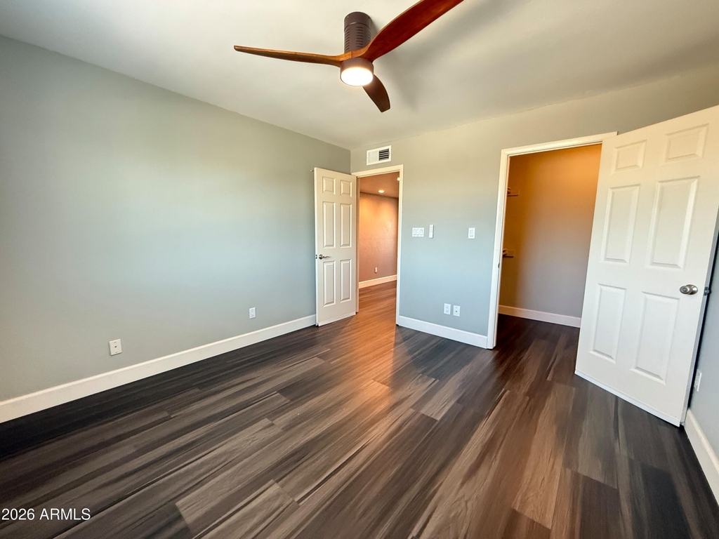 811 E Chilton Drive - Photo 28