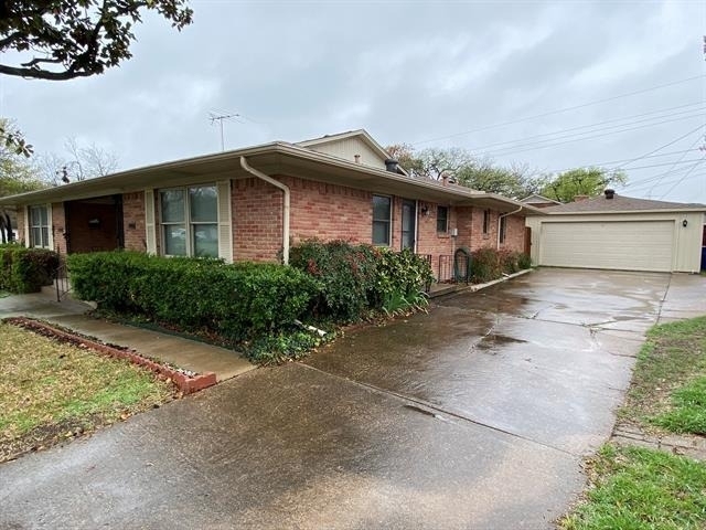 11005 Wyatt Street - Photo 1