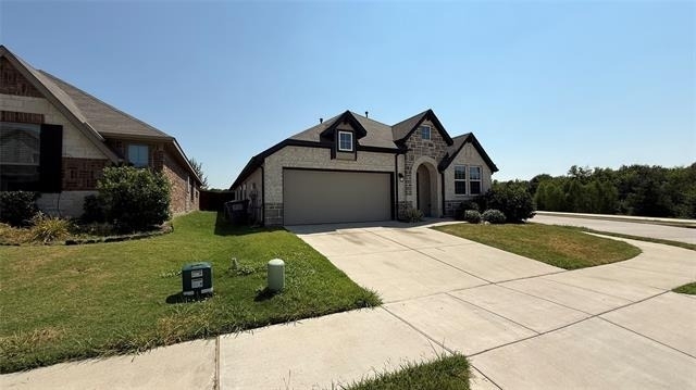 204 Rosewood Drive - Photo 1