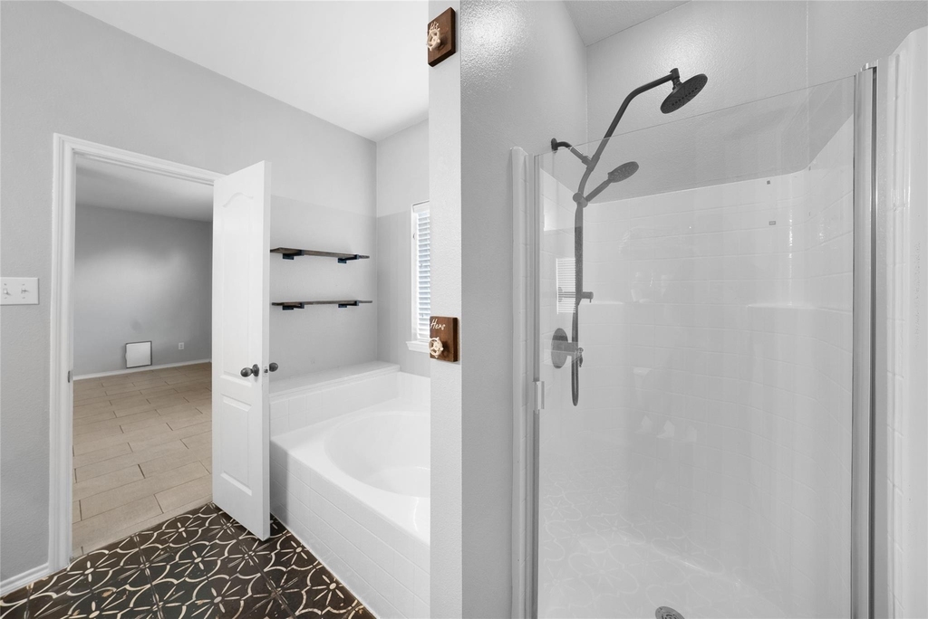 317 Sheridan Road - Photo 11