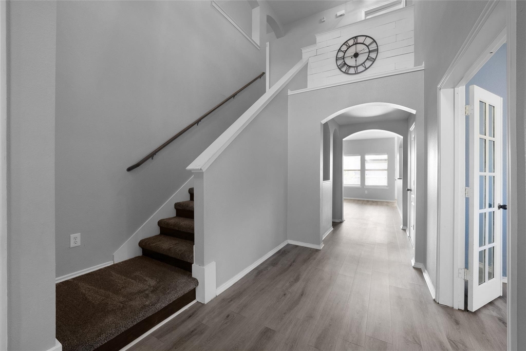 317 Sheridan Road - Photo 4