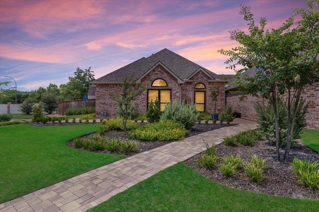 2105 Norwood Lane - Photo 0