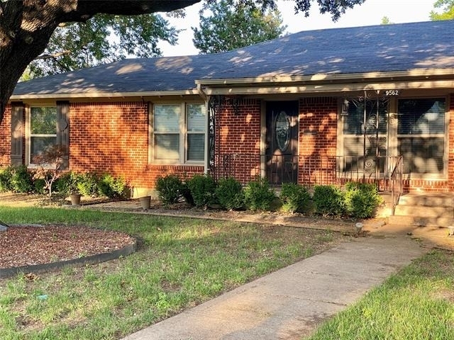 9562 Mercer Drive - Photo 0