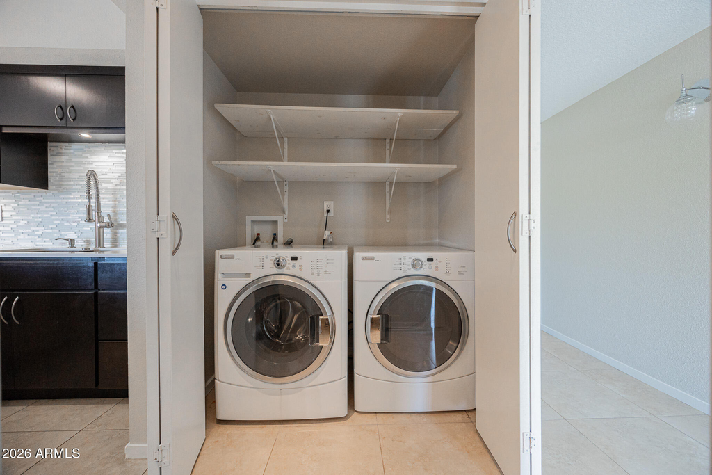 1218 E Carter Drive - Photo 17