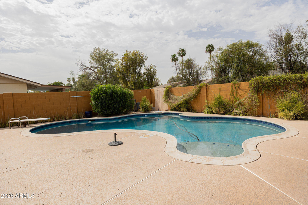 1218 E Carter Drive - Photo 29