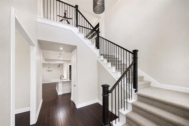 1053 Emil Place - Photo 2