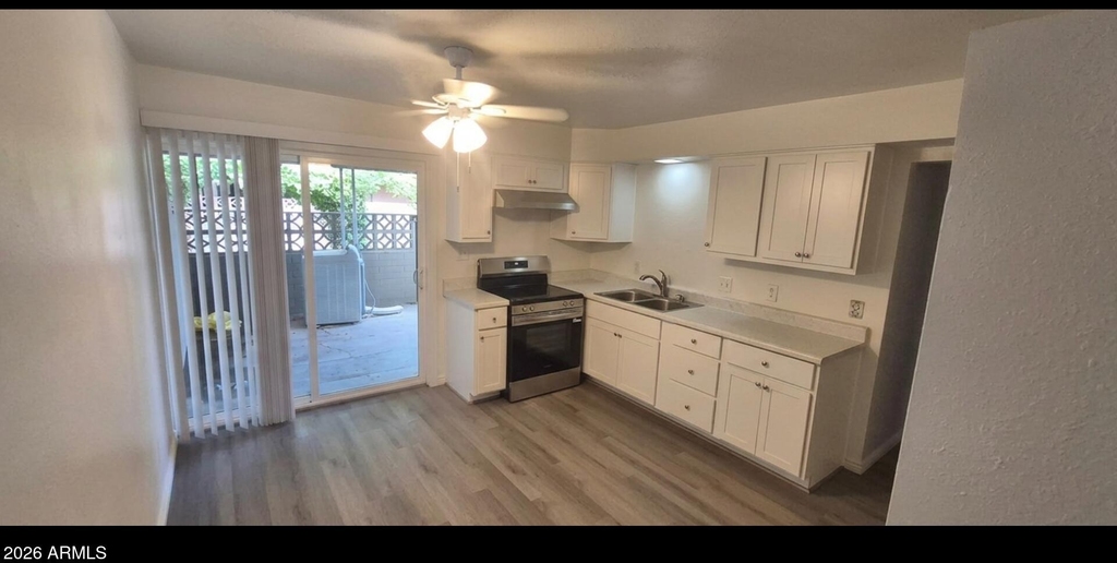3133 E Glenrosa Avenue - Photo 2