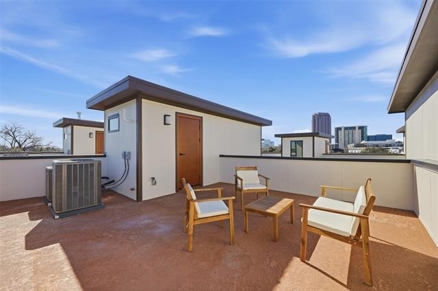 2631 Kirby Street - Photo 1