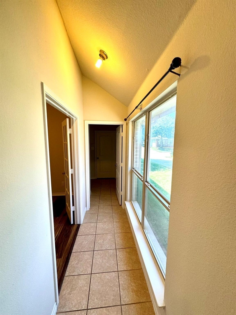 1703 Stonewick Drive - Photo 5