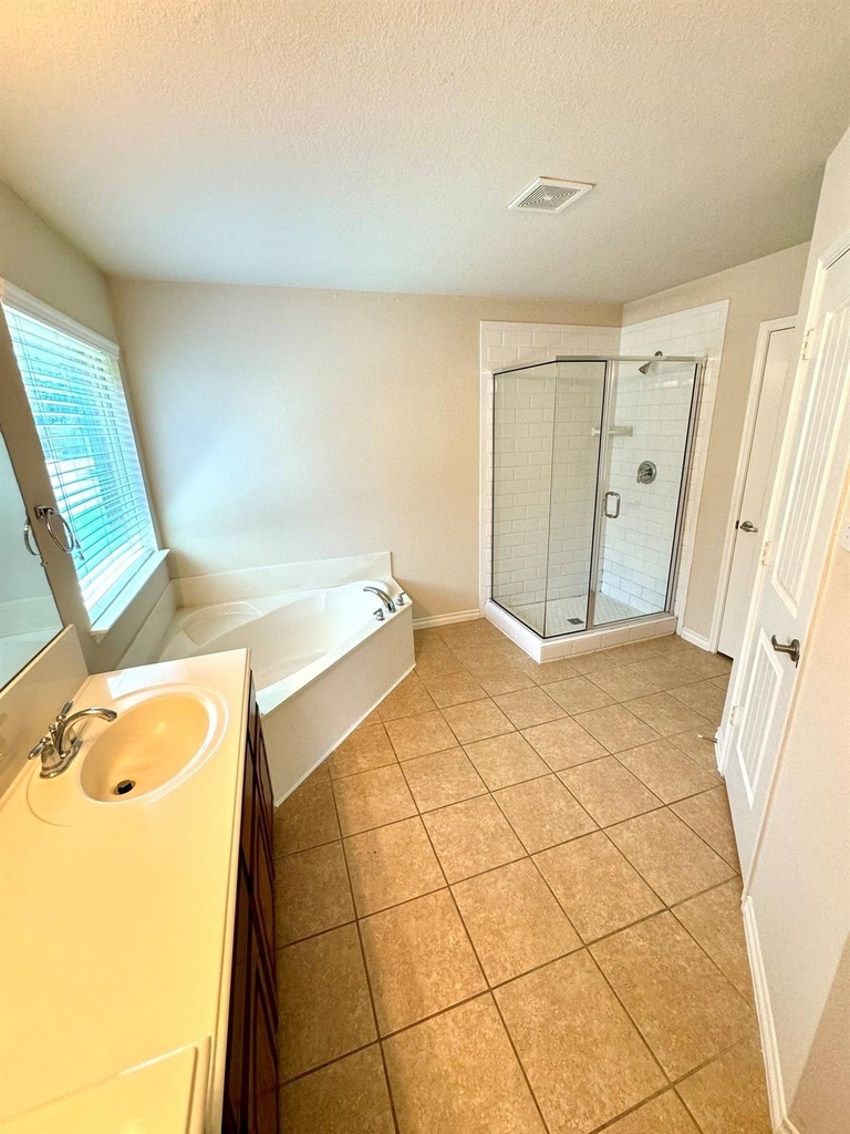 1703 Stonewick Drive - Photo 13