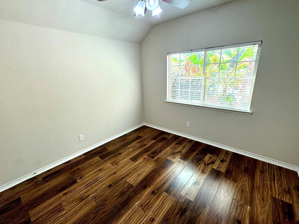 1703 Stonewick Drive - Photo 10