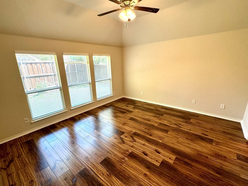 1703 Stonewick Drive - Photo 11