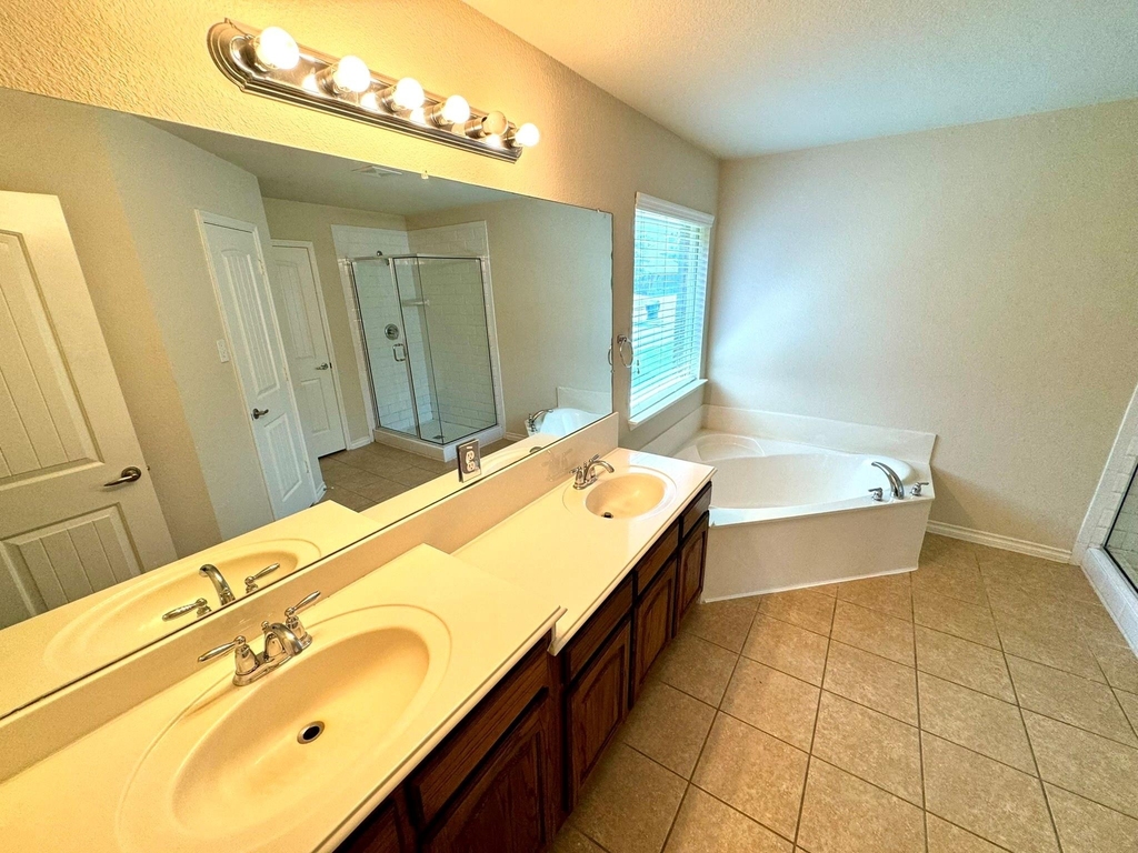 1703 Stonewick Drive - Photo 12