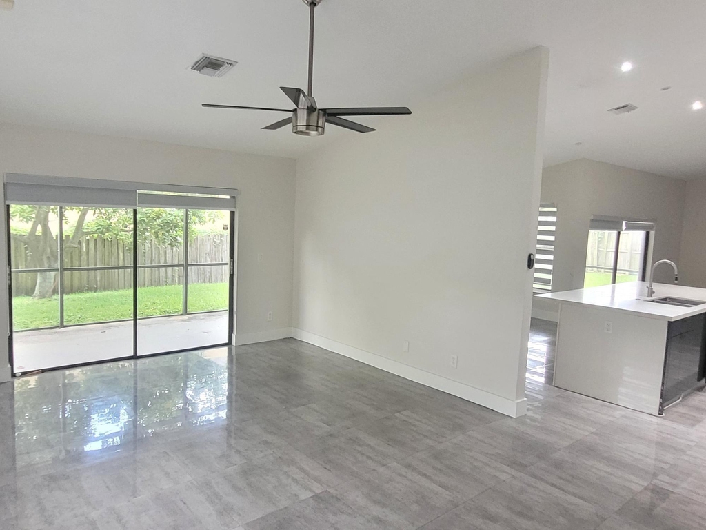 5460 Hawkes Bluff Avenue - Photo 6