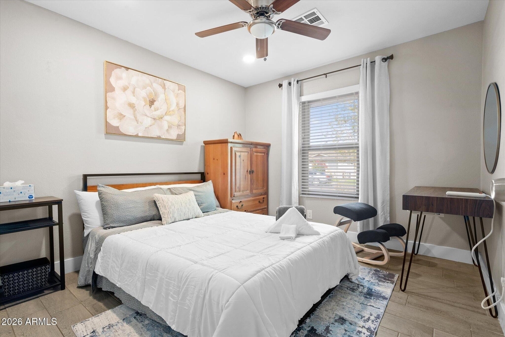 1211 W Palomino Drive - Photo 2