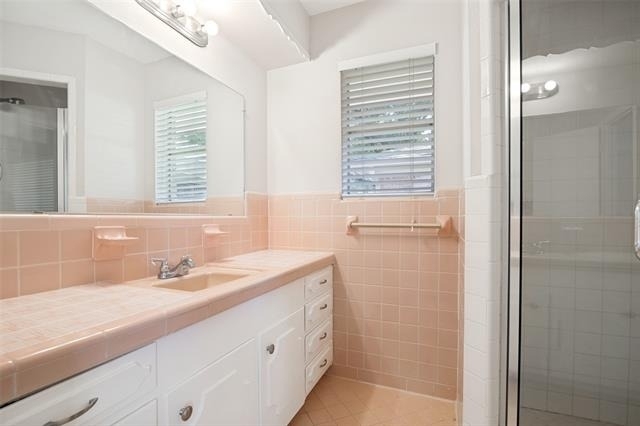 7005 Kingsbury Drive - Photo 5