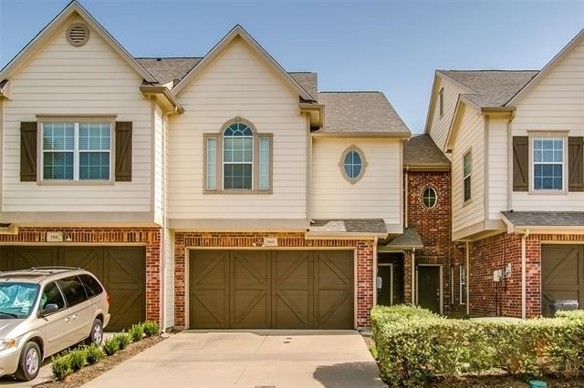1041 Colonial Drive - Photo 0