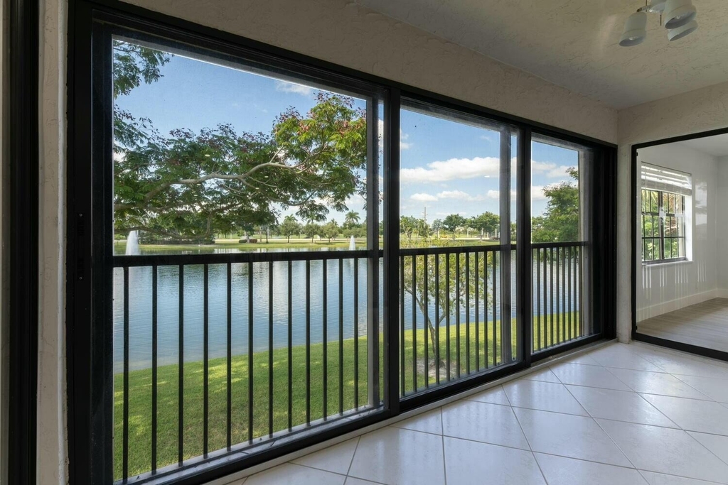 22791 Trelawny Terrace - Photo 2