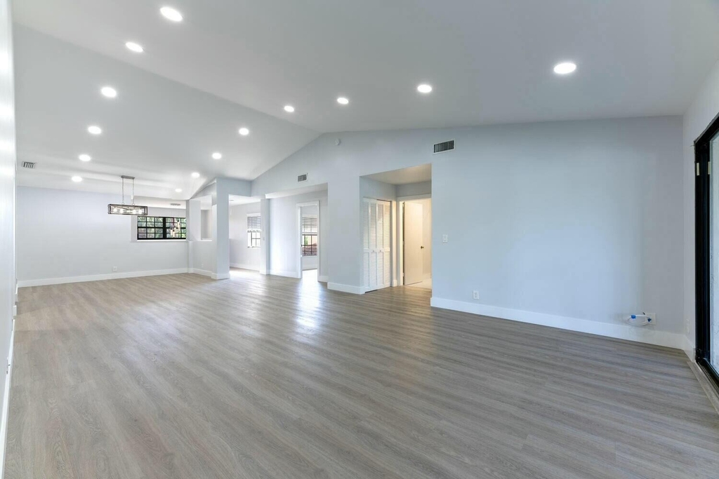 22791 Trelawny Terrace - Photo 3