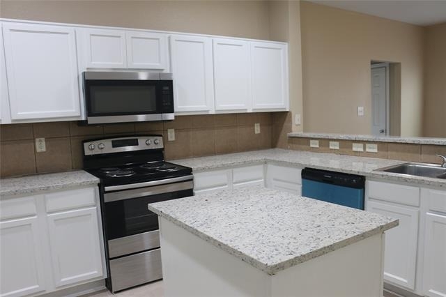 327 Regency Drive - Photo 5