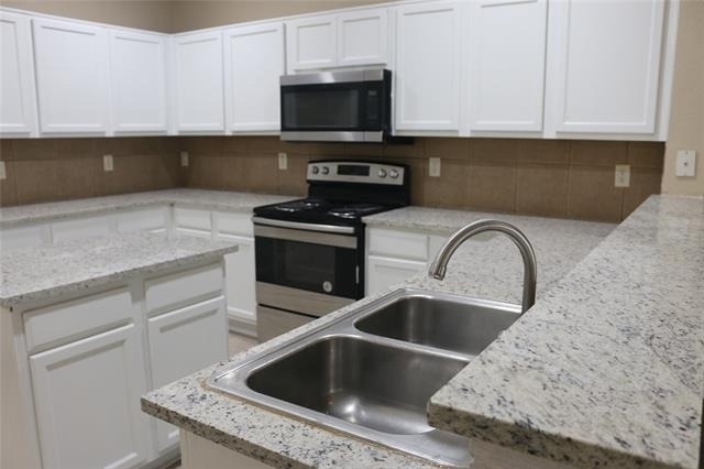 327 Regency Drive - Photo 3