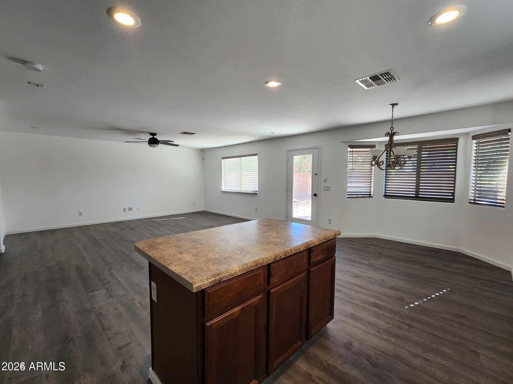 42065 W Hillman Drive - Photo 2
