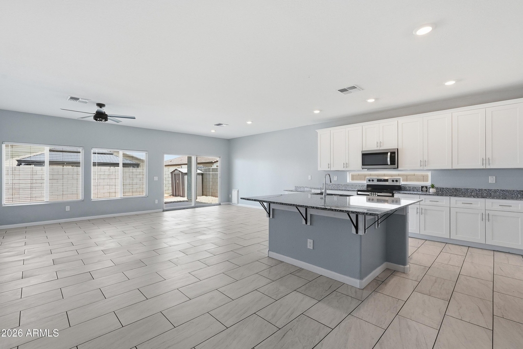 1692 W Aztec Drive - Photo 3