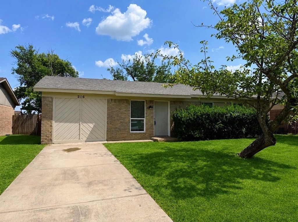 216 Woodgrove Street - Photo 0