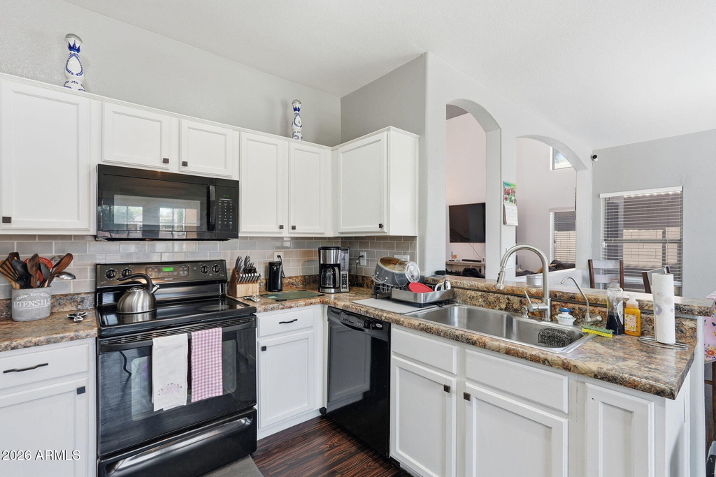 2033 N 107th Drive - Photo 11