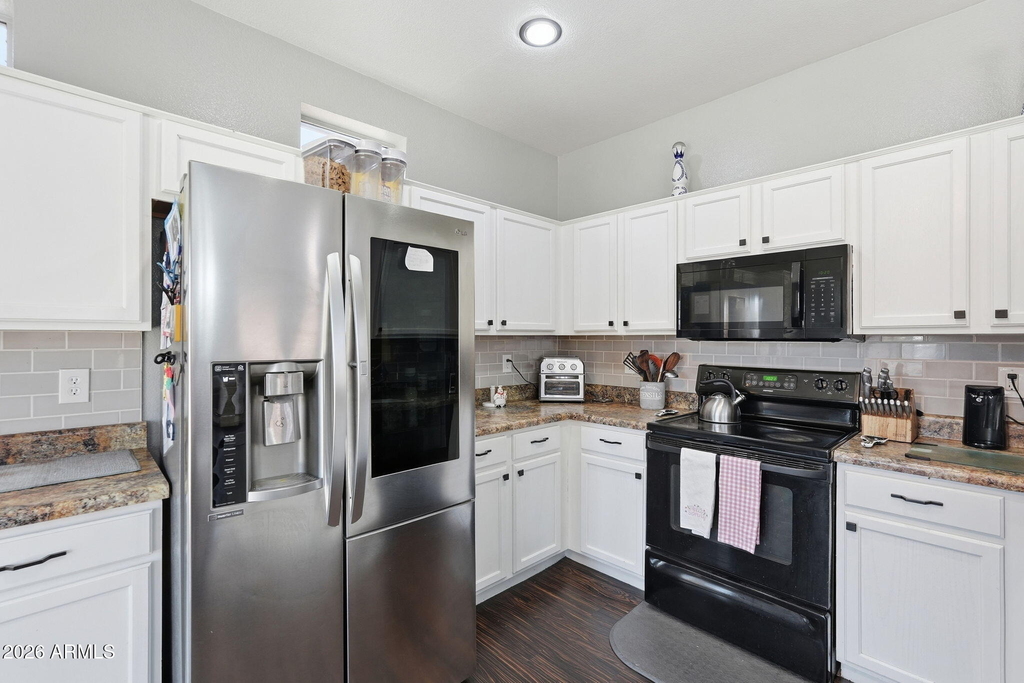 2033 N 107th Drive - Photo 9