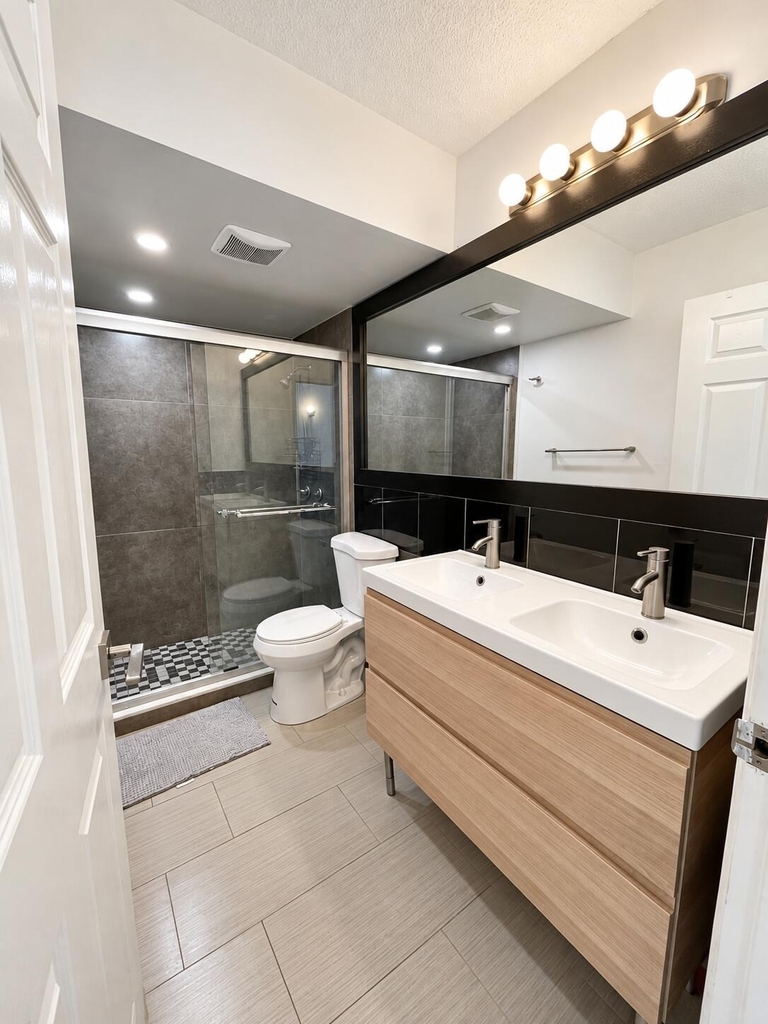 2020 Ne 135th Street - Photo 22